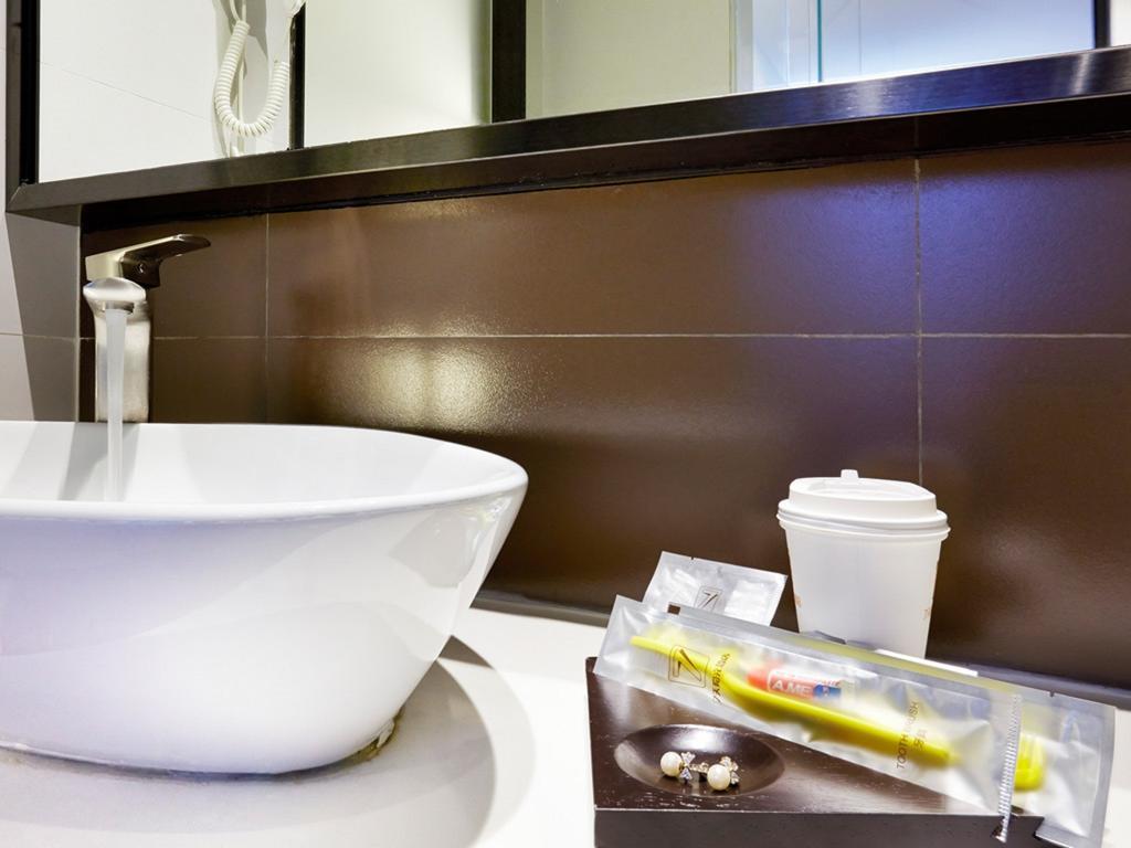 7Days Premium Chongqing Hongqihegou Hotel Room photo